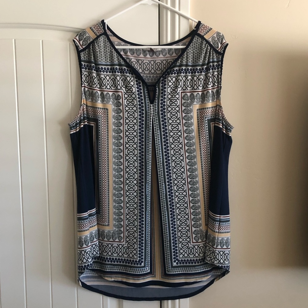 Printed sleeveless blouse